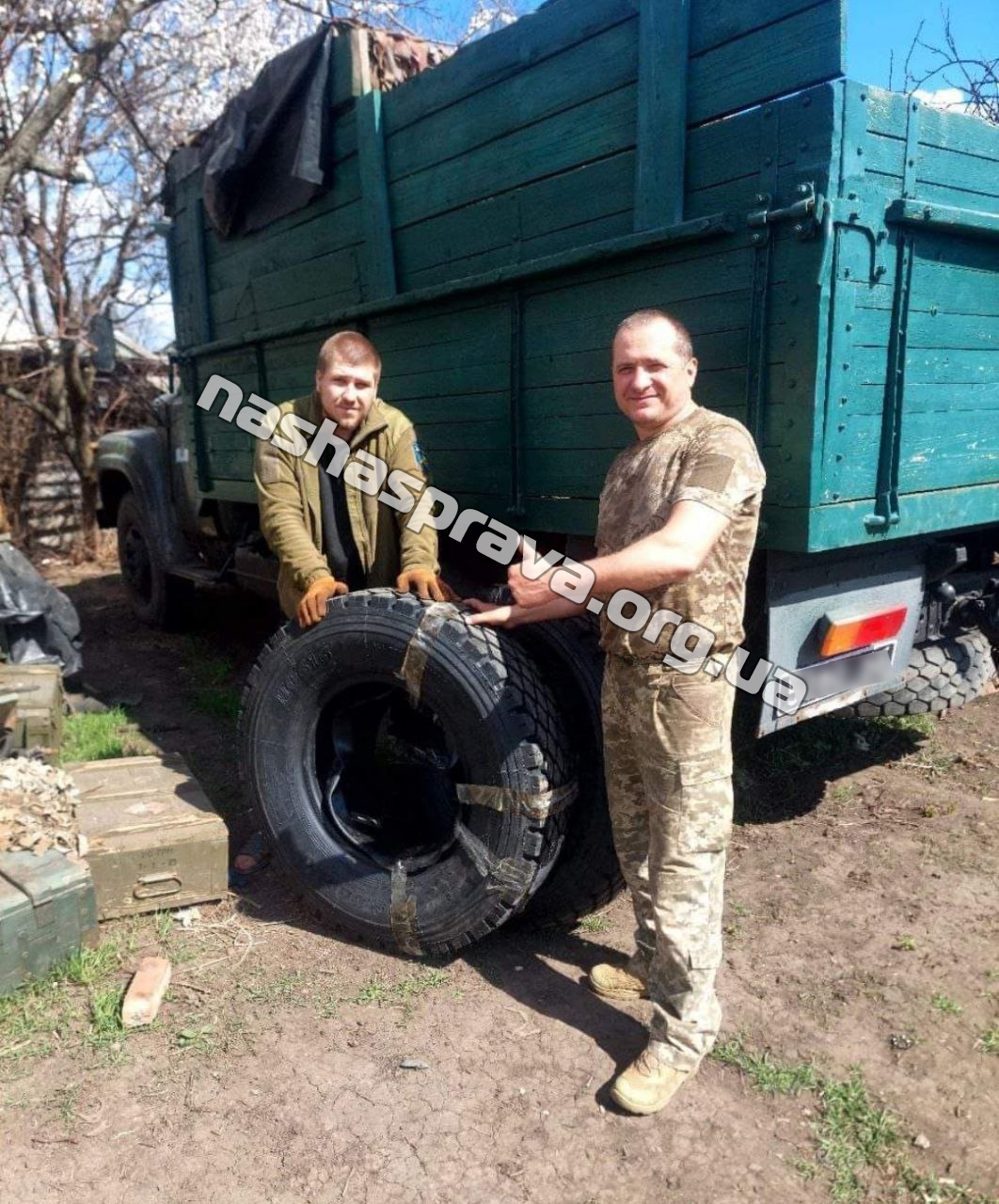 Шини для військового автомобіля ЗіЛ-130